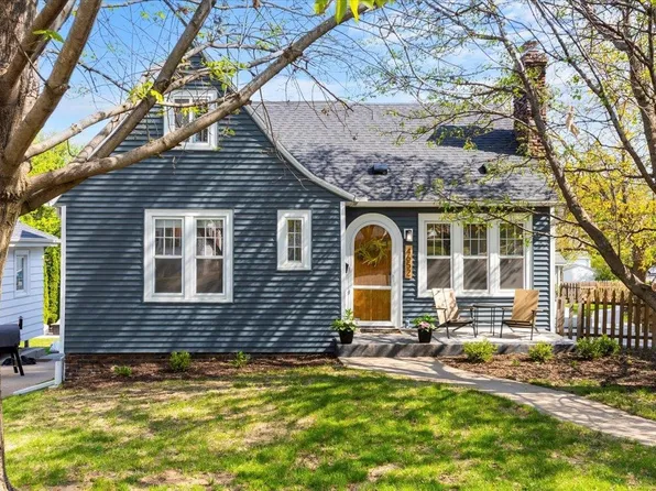 4652 William St, Omaha, NE 68106