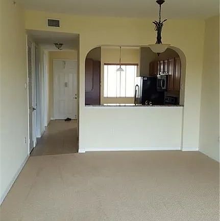 5th image of 3600 Oaks Clubhouse Dr APT 505
