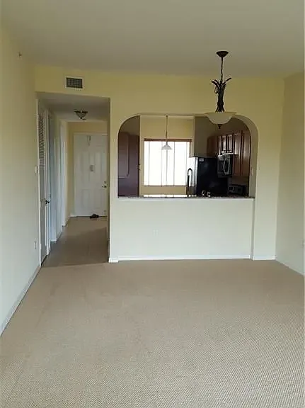 3600 Oaks Clubhouse Dr #505 — Photo 5