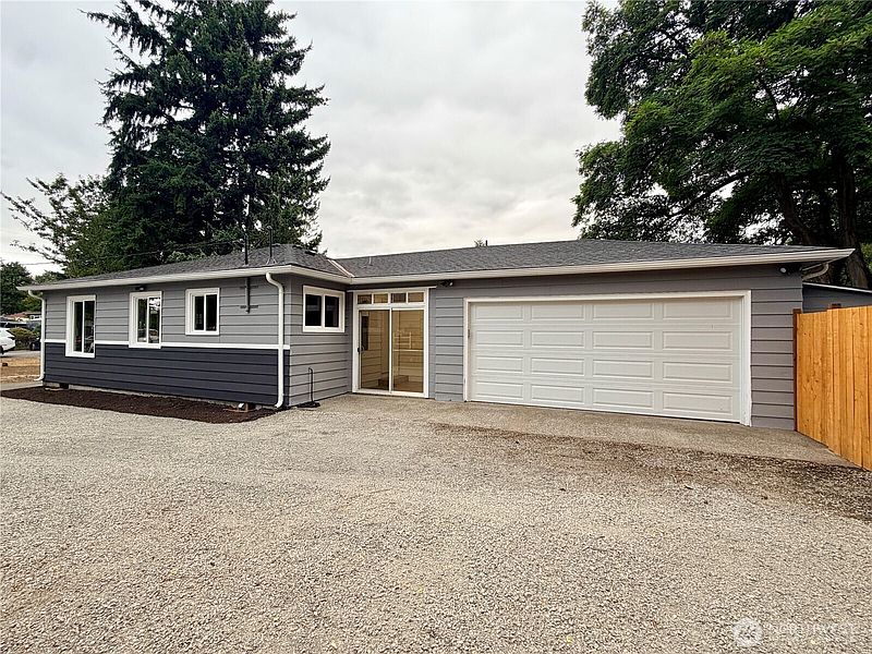 4th image of 2405 NE 10th Street