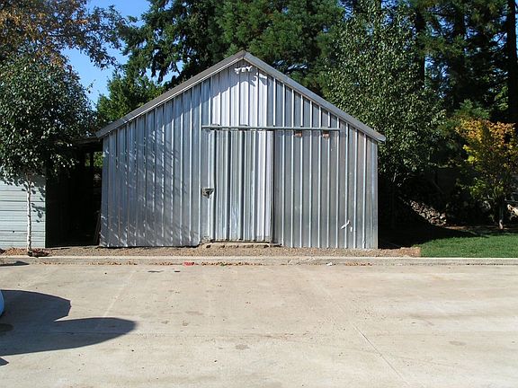 20x20 shop