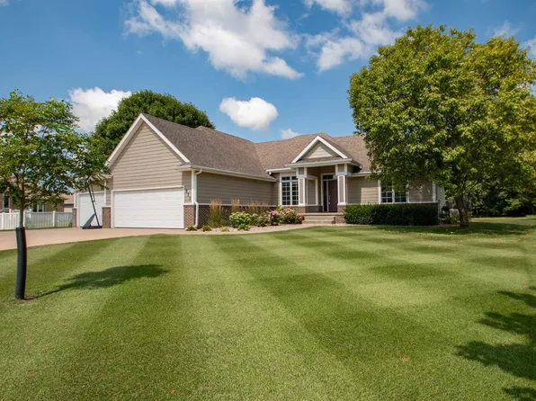 573 Oxbow Trl, Dakota Dunes, SD 57049