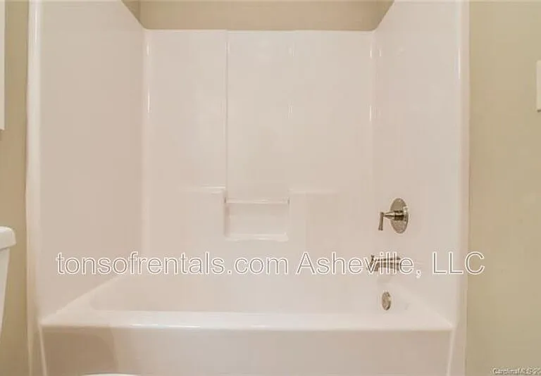 14 Cedar St — Photo 11