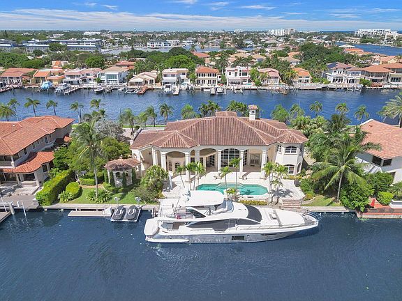 2nd image of 890 Lilac Drive