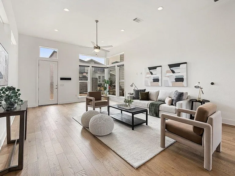 6124 Florencia Ln — Photo 2
