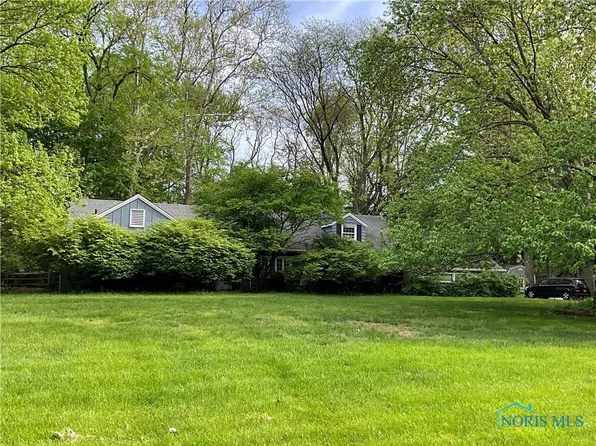 4906 Pine Ridge Rd, Toledo, OH 43615