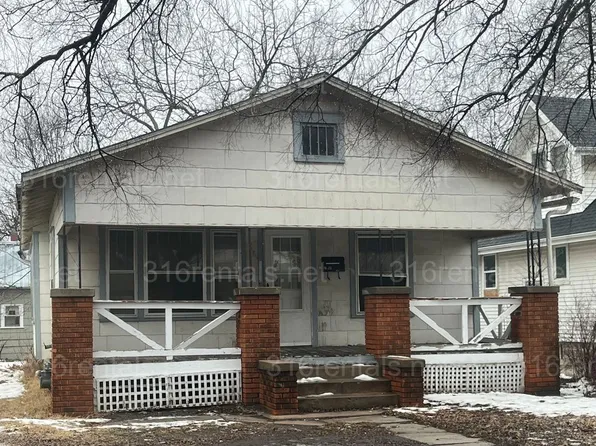 603 N High St, Newton, KS 67114