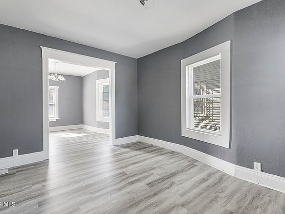 3rd image of 3244 Glenwood Ave