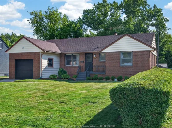 3120 Academy Dr, Windsor, ON N9E 2H4