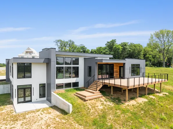 5090 Bella Vista Dr, Highland Heights, KY 41076