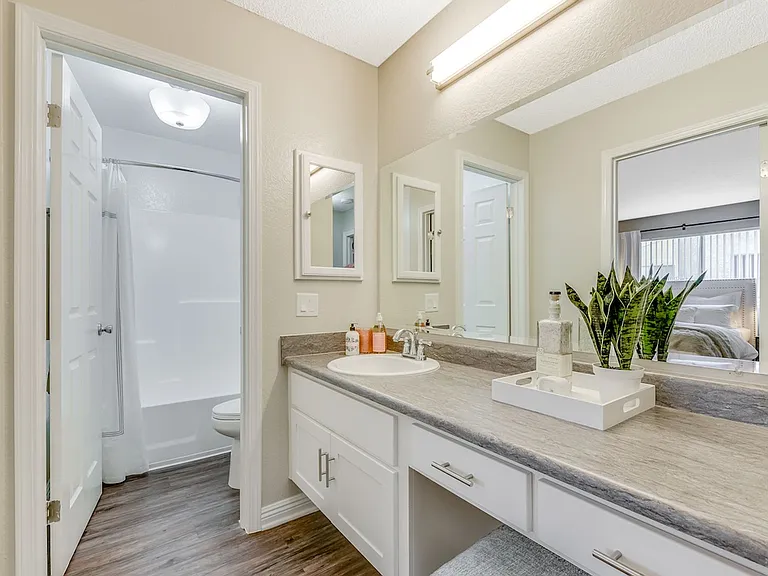 Torrey Pines Apartment Homes — Photo 16