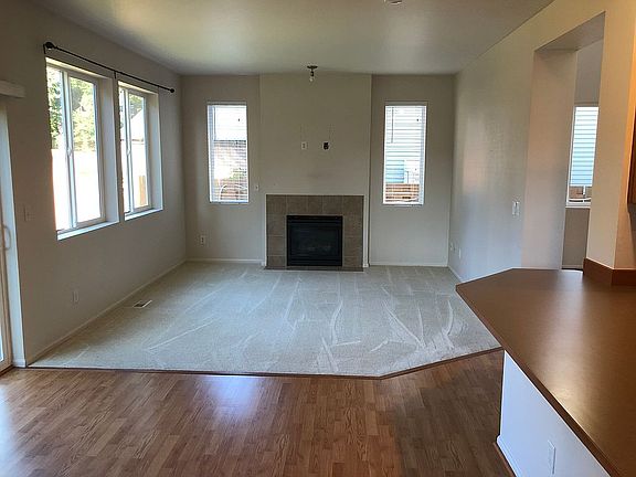 2nd image of 934 Ebbets Dr SW