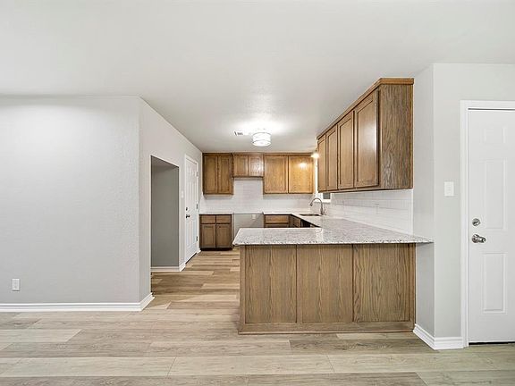 4th image of 1202 Connell Dr