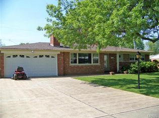 504 Larsen Ln, Saint Louis, MO