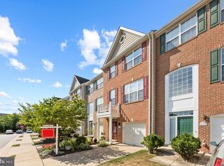 909 Freshes Ln, Woodbridge, VA 22191