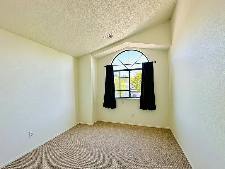 1537 Yarberry Dr — Photo 14