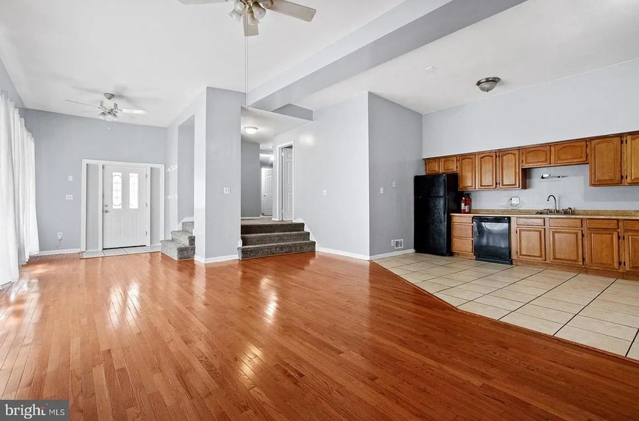 606 Clifton Ave — Photo 1
