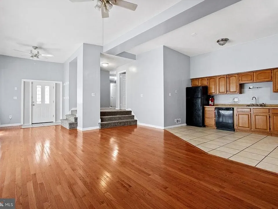 606 Clifton Ave #1
