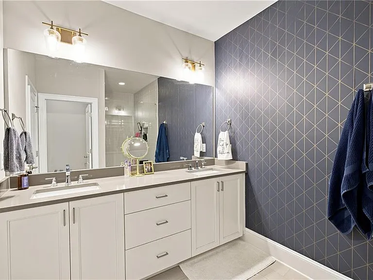 140 Clover Ct — Photo 26