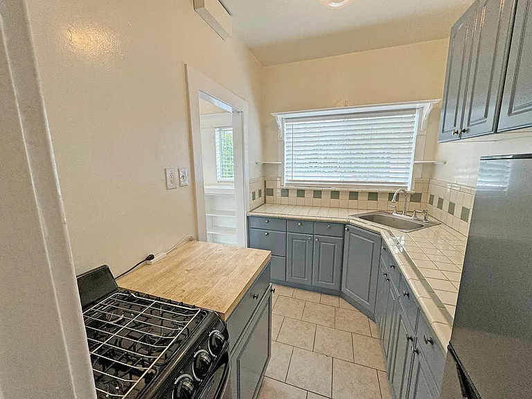1125 E Appleton St #1129 — Photo 11