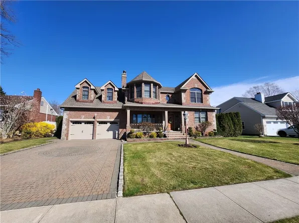 115 Harrison Street, Garden City, NY 11530