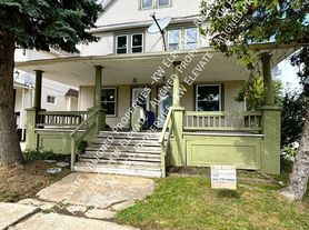 3502 Poe Ave, Cleveland, OH