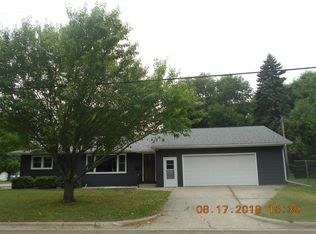 826 Lincoln Ave S, Owatonna, MN 55060