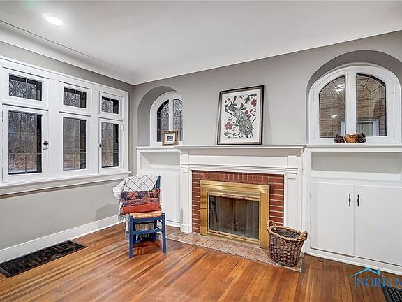 5th image of 2516 Kenwood Blvd