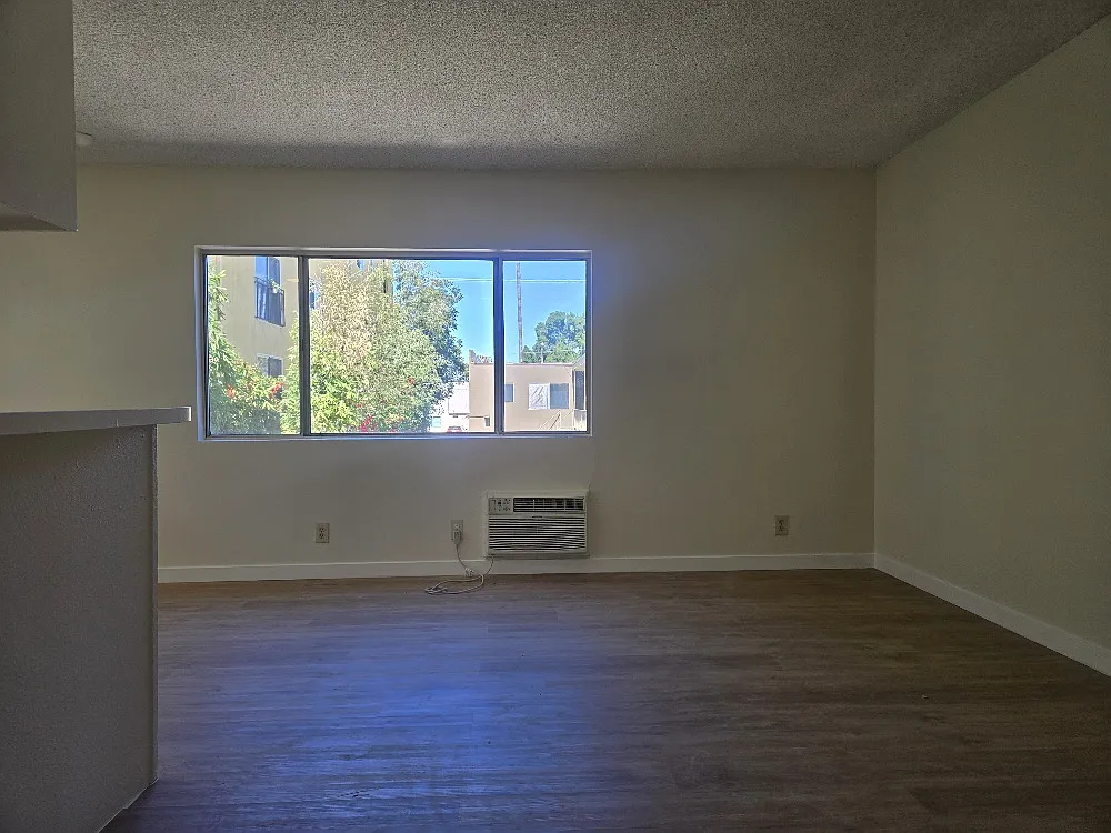 2 bed, 900 sqft, $1,995 — Photo 4