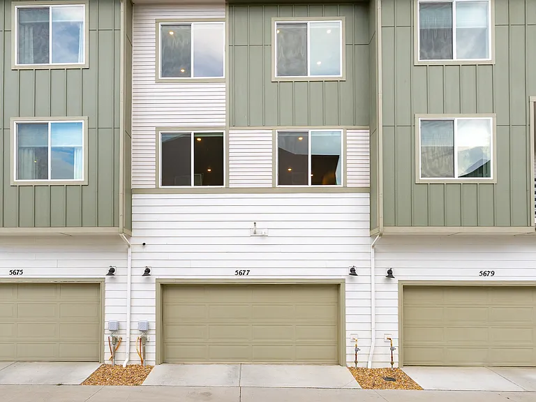 5677 Vivian St — Photo 36