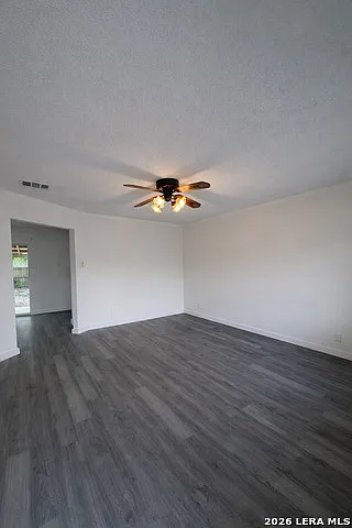 324 Deborah Dr — Photo 4