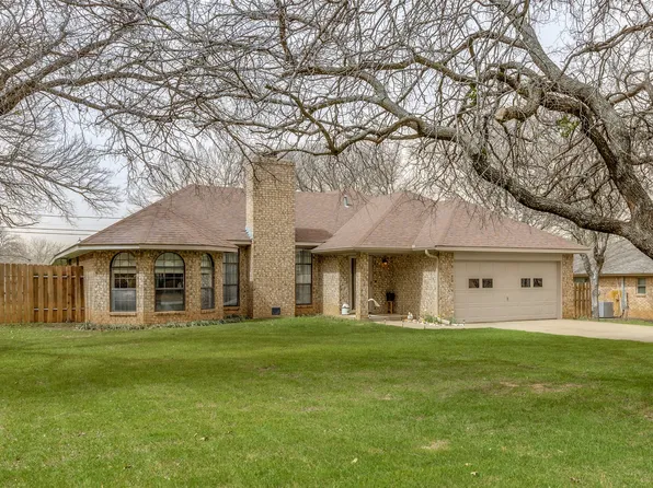 1516 S Rodgers Dr, Graham, TX 76450
