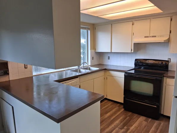5929 E 127th St, Grandview, MO 64030