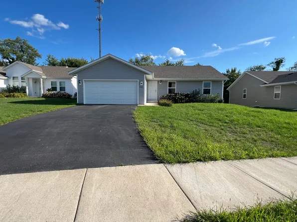 2083 Meadow Ave, Machesney Park, IL 61115