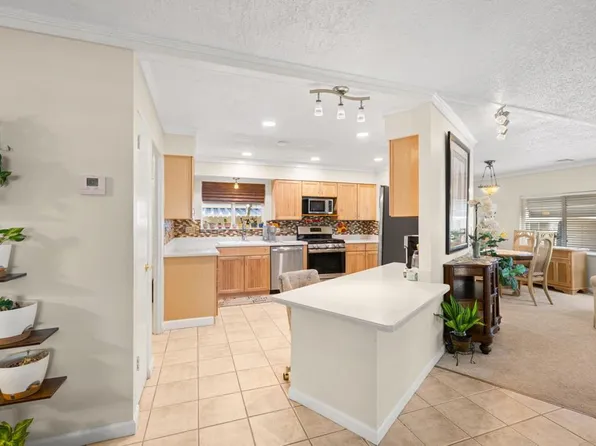 74711 Dillon Rd #329, Desert Hot Springs, CA 92241