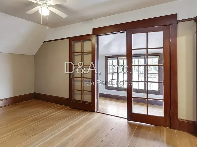 744 SW 14th St — Photo 10
