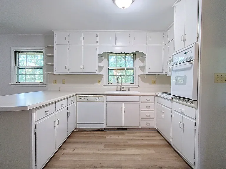 1222 Lawrenceville Hwy — Photo 9