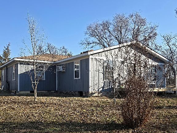 3rd image of 53 Helm Rd