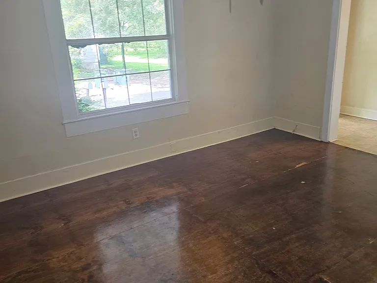 211 S Appletree St #3 — Photo 5