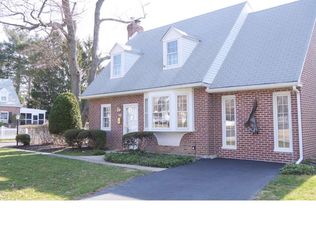 301 Ivy Rock Ln, Havertown, PA 19083