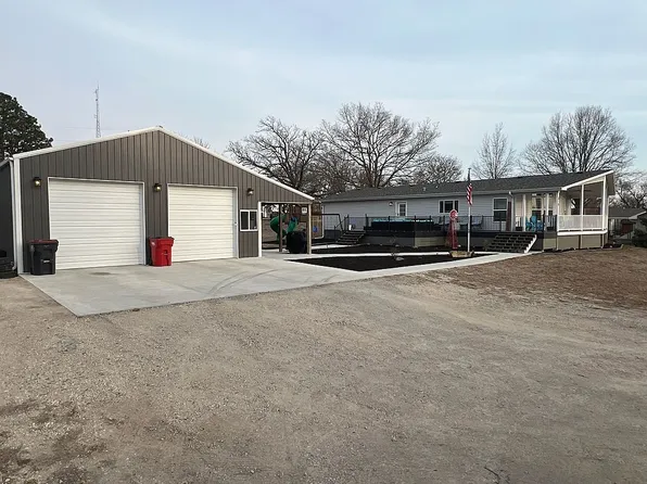 310 John St, Odell, NE 68415