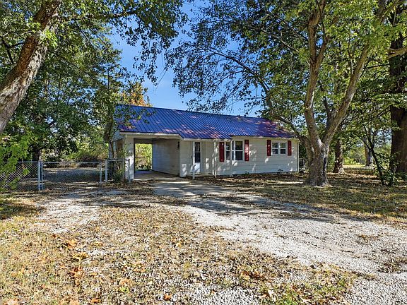 2nd image of 1405 W Benton Street