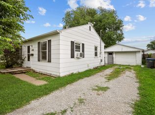 441 5th St E, Milan, IL 61264
