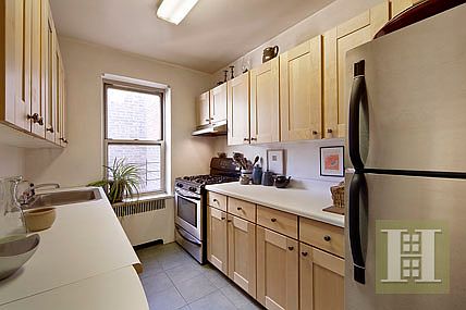 2nd image of 75 Bank St APT 6G