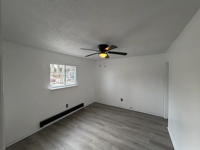 4837 W Bancroft St — Photo 27