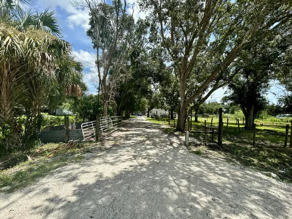 10810 NW 8th Avenue, Okeechobee, FL 34972