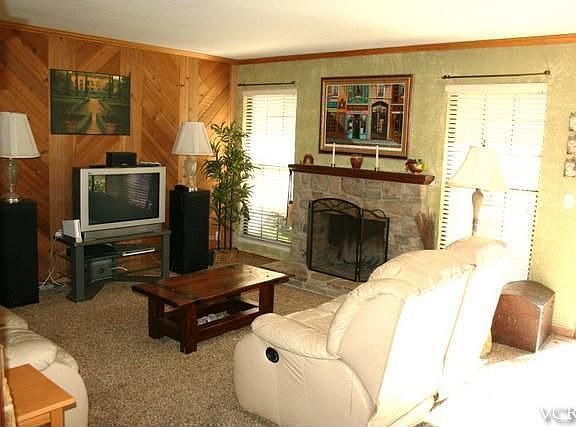 4th image of 551 American Oaks Ave