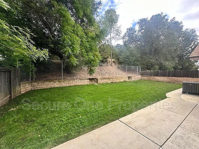 29362 Hillrise Dr — Photo 24