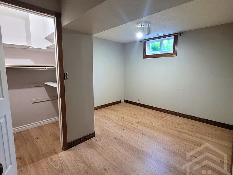 383305 Salford Rd — Photo 17