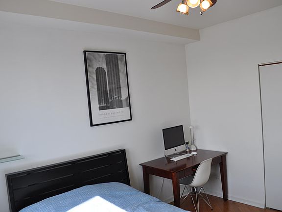 5th image of 2337 W Wolfram St APT 313
